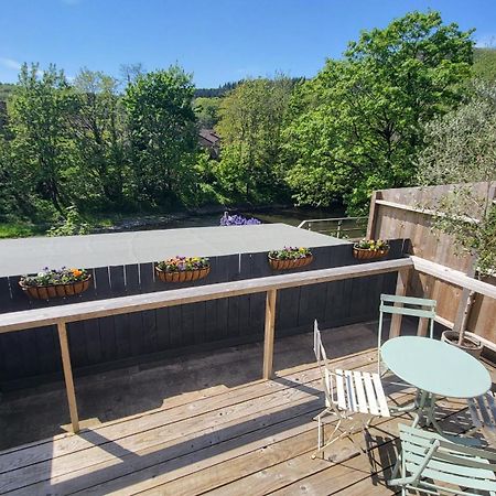 Ty Taf 2 Bed Cottage With Deck & Easy Transport Links Cardiff Exteriör bild